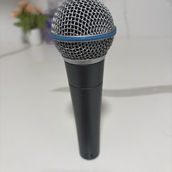 Shure Beta 58A Supercardioid Dynamic Vocal Microphone