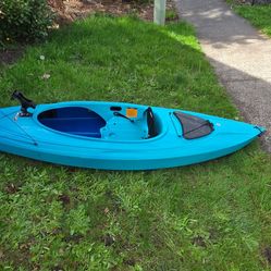 Lifetime kayak with rod holder