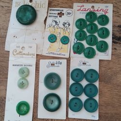 Le Chic Streamline Lansing Costum Makers Green Buttons 