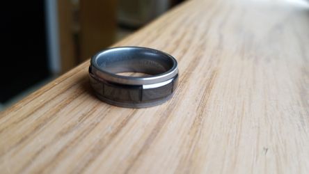 TRITON Tungsten Carbide/ Ceramic Mens Wedding Ring