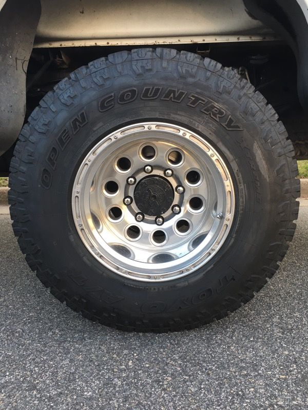 16x12 Pacer wheels W/ Toyo a/t tires