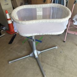 Halo Bassinest Swivel Sleeper