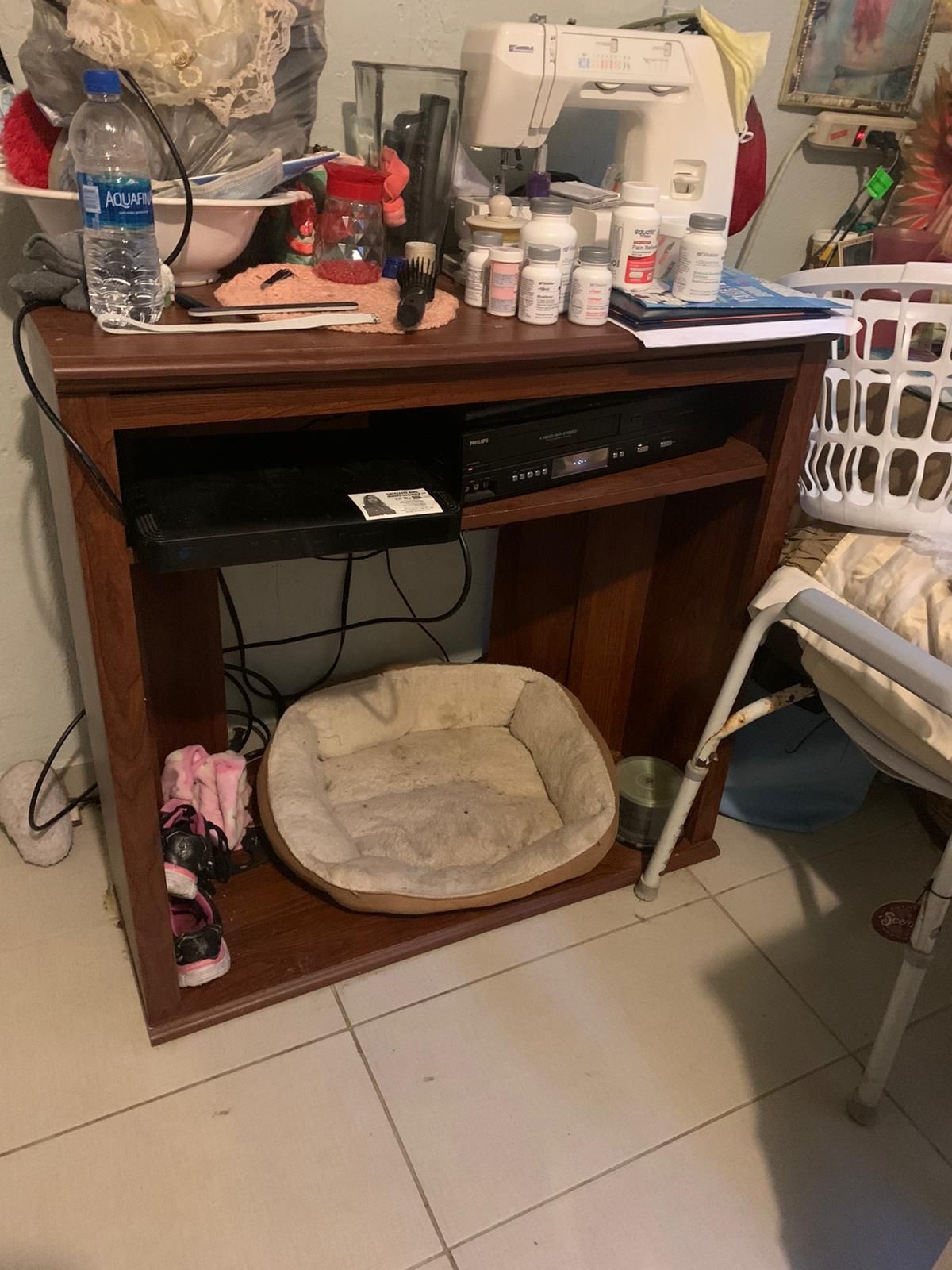 Tv stand, lamps and cd storage for free