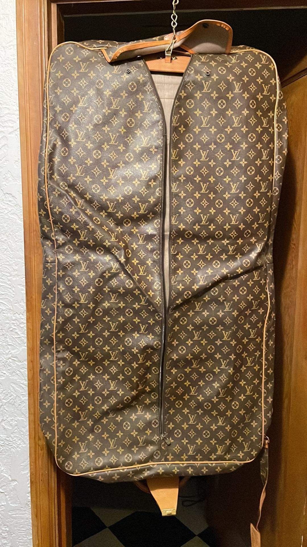 Louis Vuitton Vintage French Company Garment Bag for Sale in Phoenix, AZ -  OfferUp