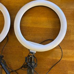 2 Ring Lights 