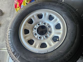 LT275/70/18 load range e