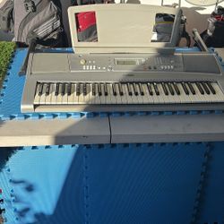 Yamaha Keyboard 