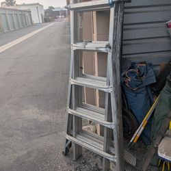 Extended Ladder 20 To 25 Ft