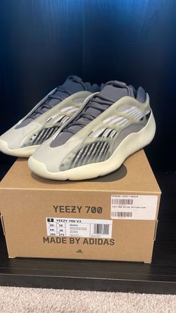 Adidas Yeezy 700 V3 Fade Salt – Size 10.5 – Original Box