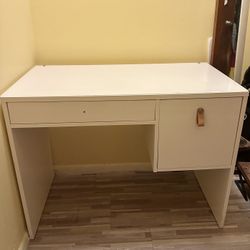 IKEA Desk syvde 