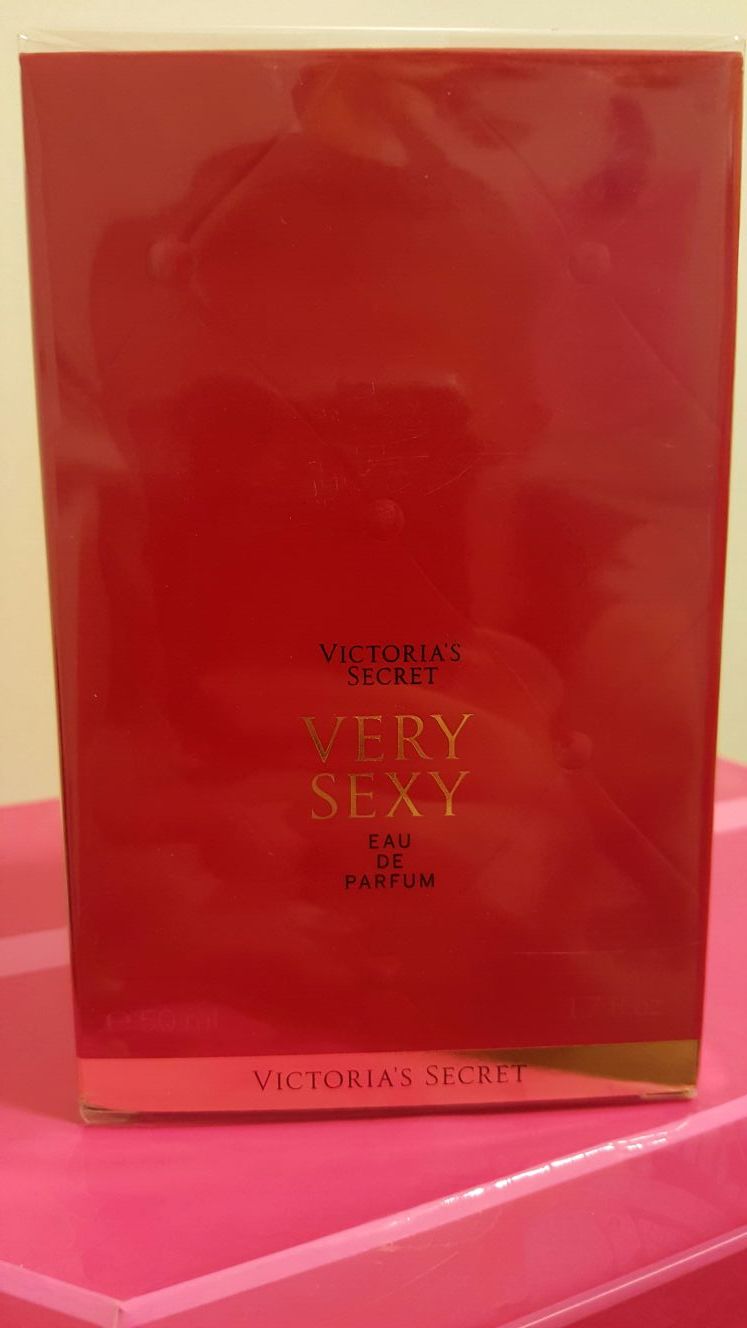 Victoria's Secret Very Sexy E A U DE PERFUME