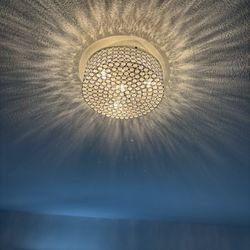 2 Ceiling lights