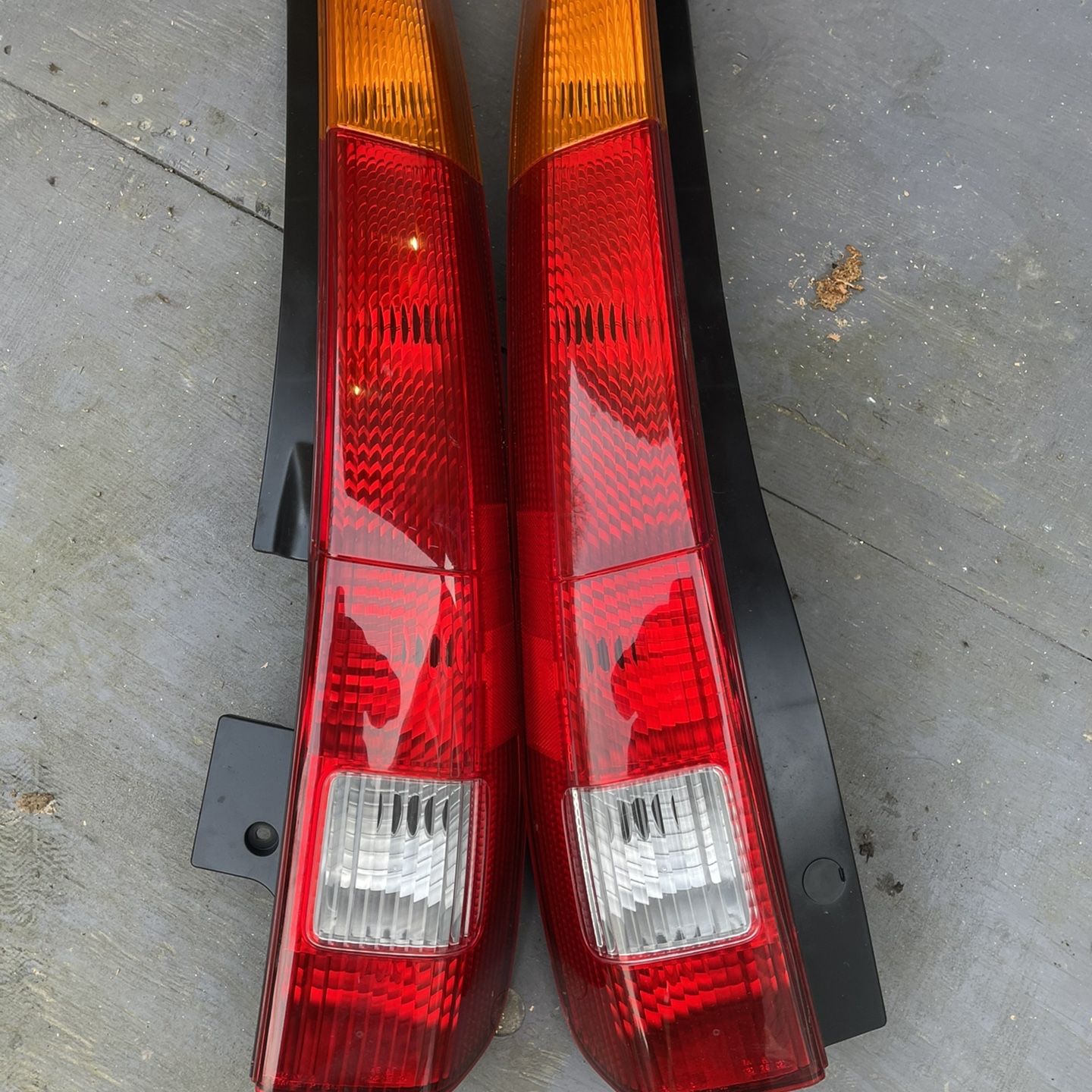 2004 Honda CR-V Oem Taillights