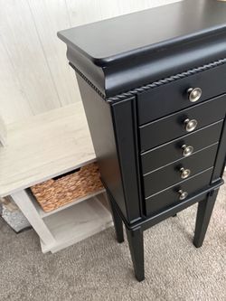 Black Standing jewelry box
