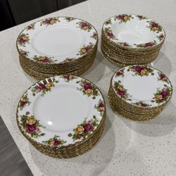 Royal Albert Dinnerware Set