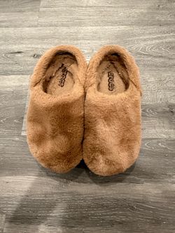 Crocs Unisex-Adult Classic Unfurgettable Lined Clogs, Fuzzy Slippers