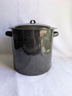 Large Stockpots Cooking Soups, Sauces
