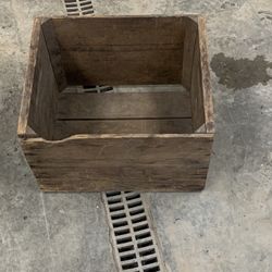 Anquite Wooden Crate