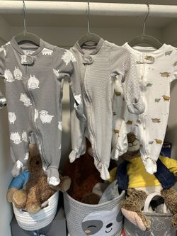 Newborn Carters Onesie’s 