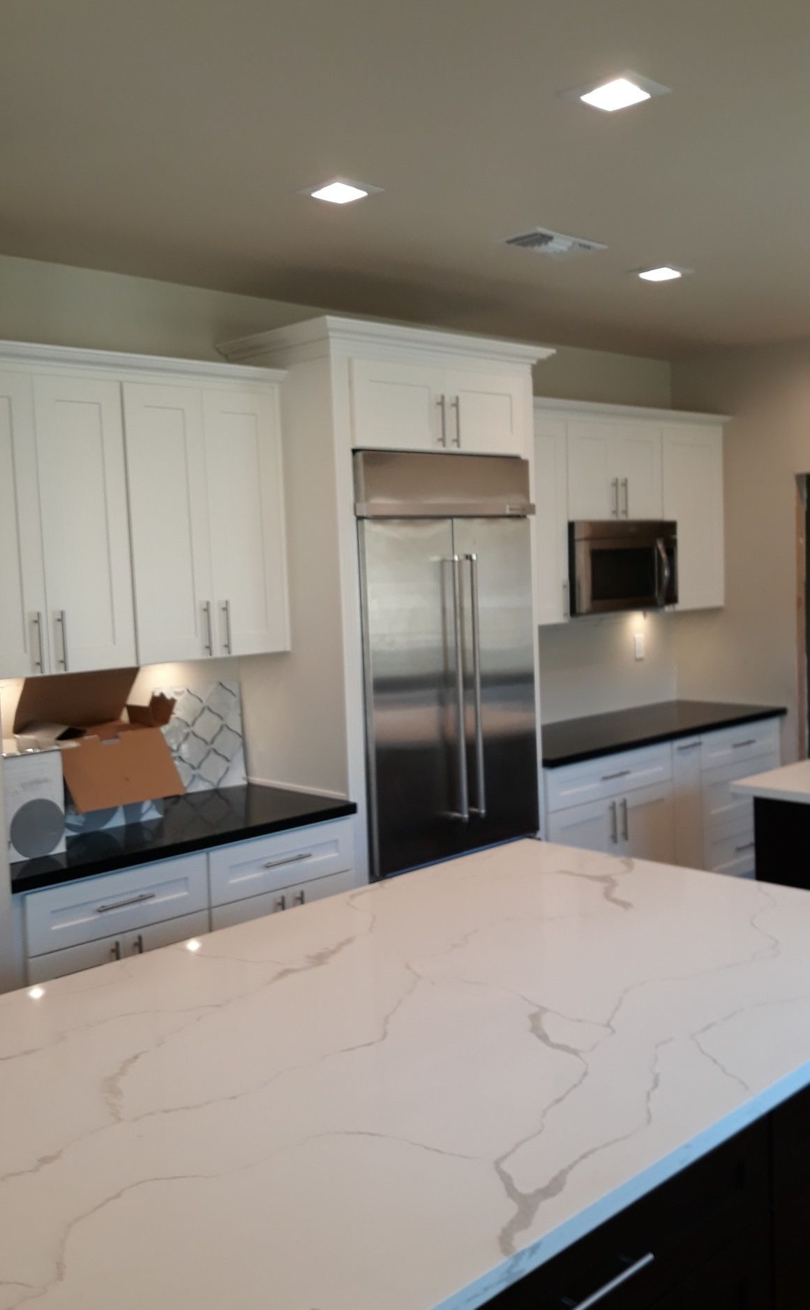 Kitchen cabinets white saker