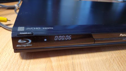 Panasonic DMP-BD 60 Blu-ray disc/DVD/CD Player W Remote Control