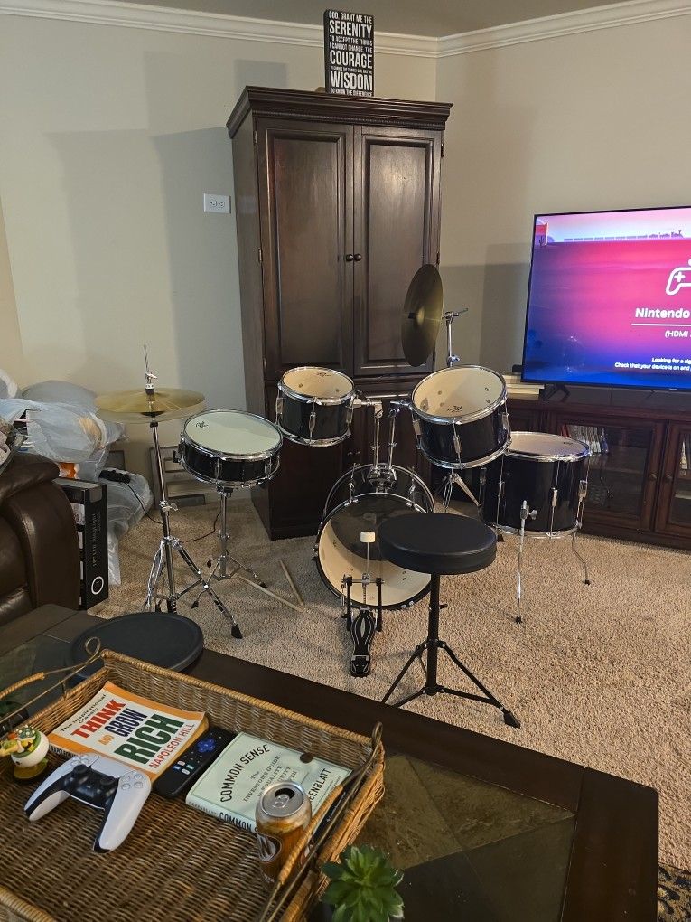 5 Peice Drum Set