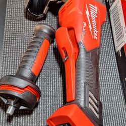 Milwaukee M18 Grinder 