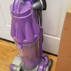 NEW cond DYSON ANIMAL VACUUM WITH COMPLETE ATTACHMENTS  , AMAZING POWER SUCTION. , WORKS EXCELLENT. , IN THE BOX 
