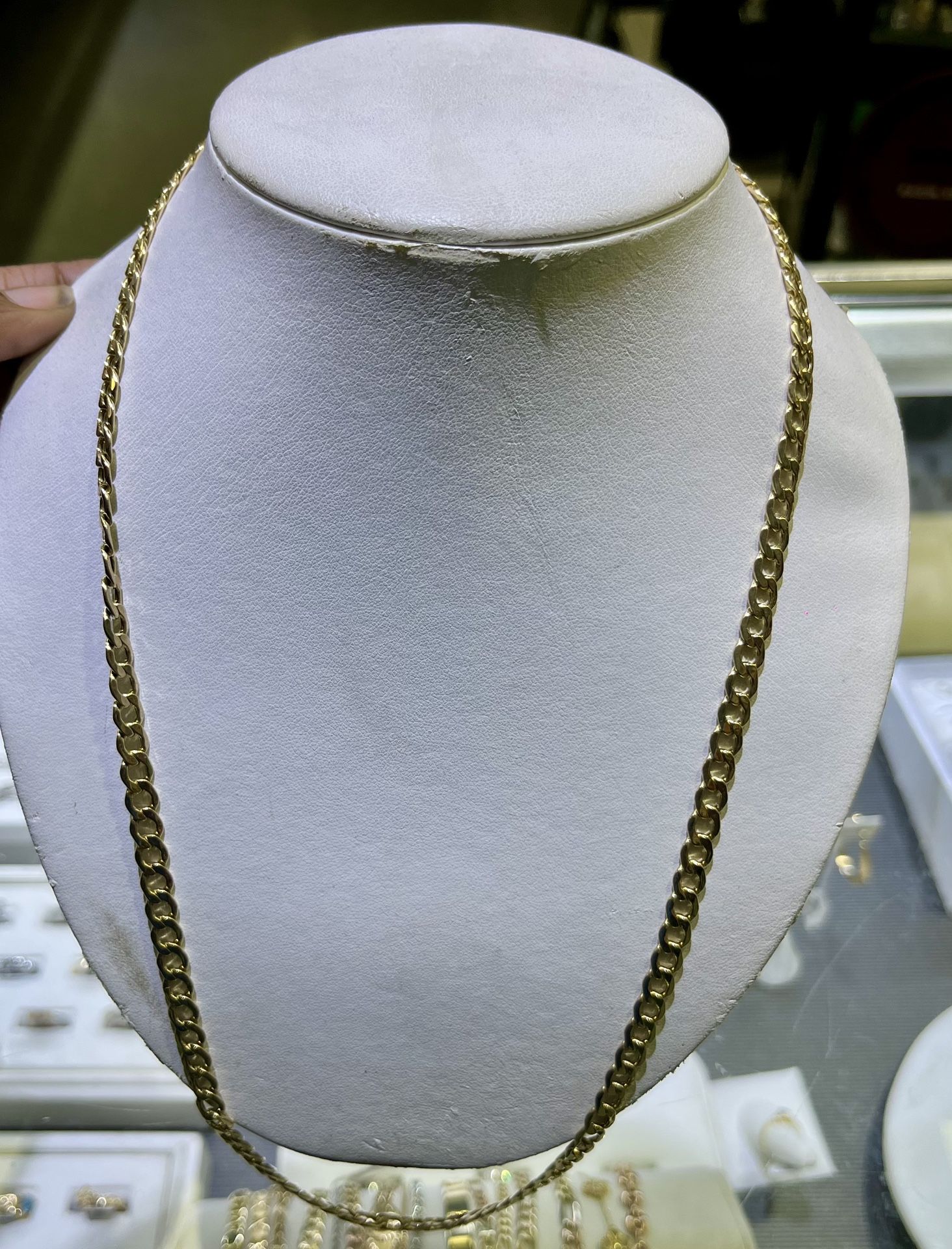 10kt Yellow Gold 26” 6.25mm Hollow Curb Link Chain 12.50 grams