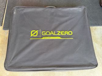 Goal Zero Boulder 100 Briefcase Solar Panel