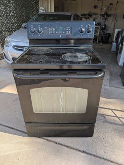 Working glass top stove