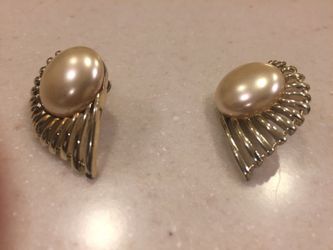 Clip on earrings