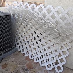 White vinyl lattice 4 ft - 8ft  : quantity 2