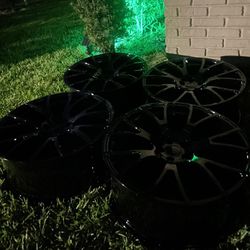 Gloss Black Dodge Charger Rims (22’s)