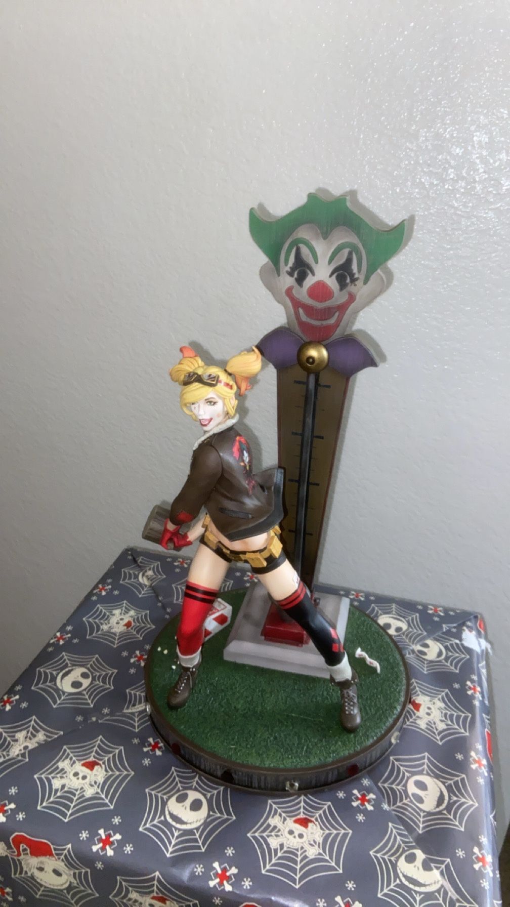 Harley Quinn Bombshell Statue- McFarlane Toys DC Bombshells Harley Quinn Deluxe Version 2 Statue