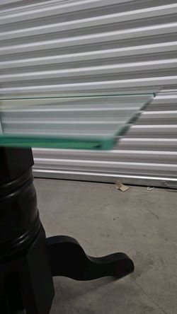 Tons of glass shelves