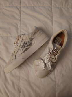 DV Dolce Vita Harryson Lace Sneakers Ivory Satin Laces NEW Size 7