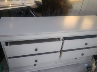 Bedroom set