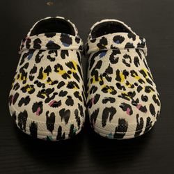 Crocs Furry Animal Print Color Way Women Size 7 Great Condition No Box