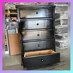 Dresser/ Five drawers dresser