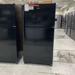 Whirlpool Top Freezer Refrigerator In Black