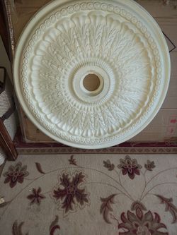 CEILING DOLLIE/MEDALLION