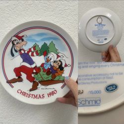 Vintage Walt Disney Christmas Plate / Schmid / Japan / 1980 / Sleigh Ride