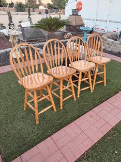 Set of 4 Wooden Swivel Bar Stools - Countertop Barstools