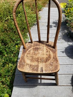 Antique windsor or bentwood wooden chair
