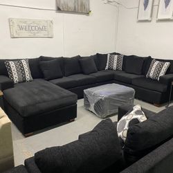 Black Comfortable 3 Piece Sectional 