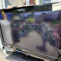 LG 26 FLAT PANEL HDTV,  NO NEED FOR CABLE, JUST NEED $5  Antenna, Watch All Dtv Channels 