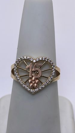 14k Quinceañera heart ring with CZ