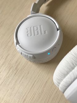 JBL Wireless On-Ear Headphones White