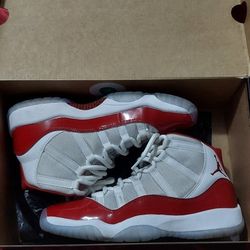 Jordan 11 Cherry, sz 5.5y